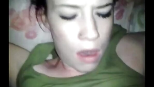 Tracy brinca consigo mesma com videos de sexo com mulheres coroas um brinquedo