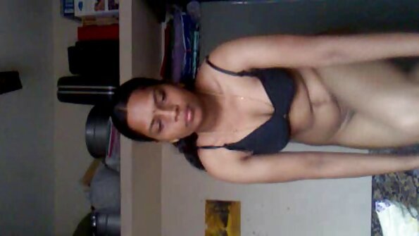 Veja Lynn Pops lavando seus grandes seios videos sexo gratis coroas na banheira