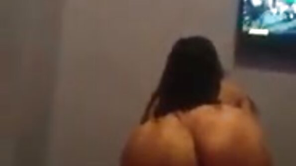 Jeska fica vídeo pornô com mulheres maduras incrível de biquíni verde