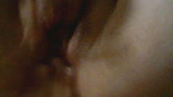 Kristi vídeos pornô das coroas lubrifica seu butim redondo
