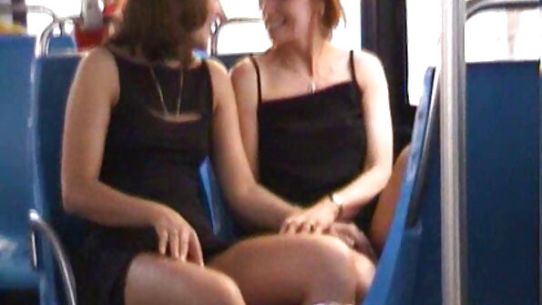Katie St vídeo pornô de coroas de 50 anos Ives e Katja Kassin compartilhando um pau