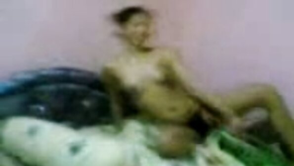 Mai Ly trabalha o babyoil em vídeo pornô com coroas brasileiras ambos os seus peitos grandes e, em seguida, desce até a sua boceta nesta visualização de vídeo de perto e escorregadia