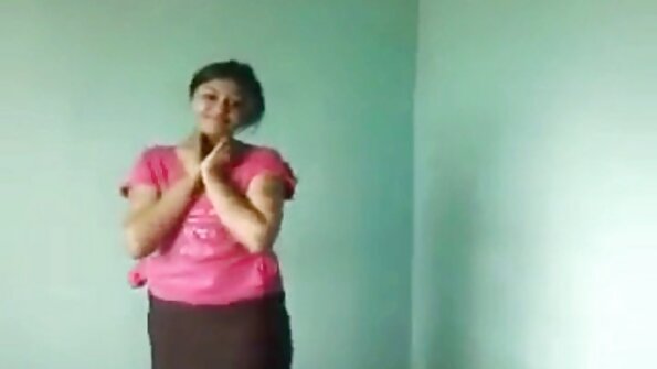 Nyli vídeos pornô de coroas está transando com o mastro