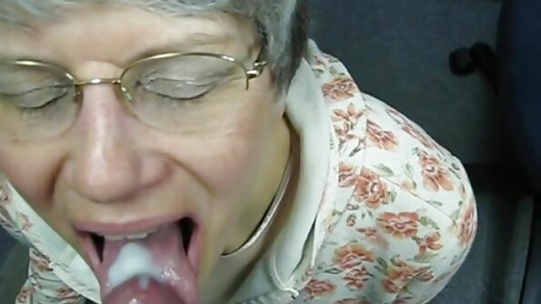 Mia Lelani video porno de coroas em FuckedupGFS
