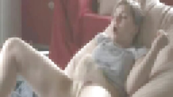 Babes Network: Alanna Anderson - Um Prazer de Dia de Verão - Alanna Anderson e seu namorado desfrutam de um dia úmido vídeo pornô caseiro das coroas de verão na piscina, venha assistir a este casal gostoso enquanto compartilham um momento de paixão.