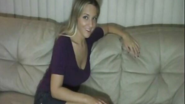 Rachel Sexton fica nua na frente de vídeo de pornô velha sua webcam