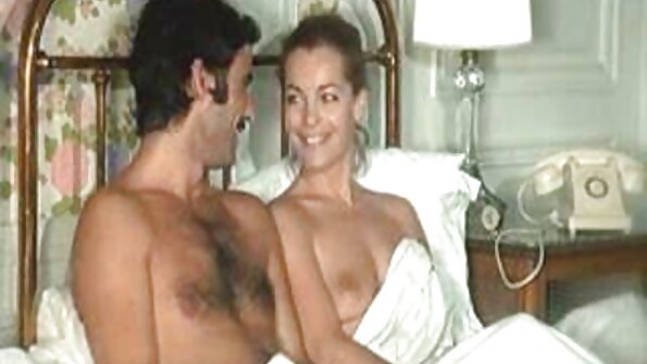 Gigi Spice come e fode a buceta de Mara e ela vídeo pornô coroas gostosas retribui o favor