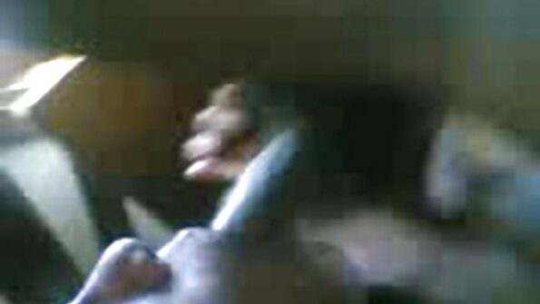 Anna selvagem amarrada vídeo de pornô com as coroas e forçada ao orgasmo