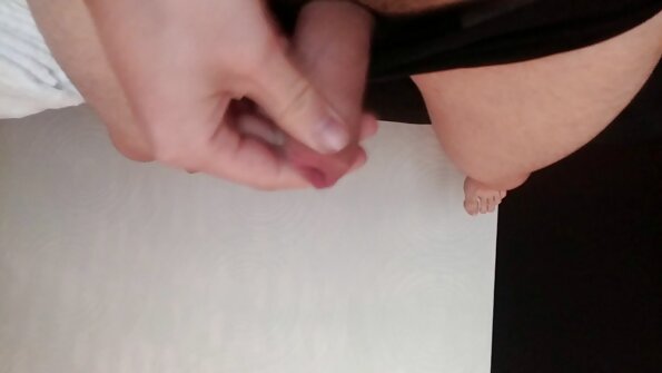 O cara negro e seus primos gangbang a vagabunda pornor coroas desagradável Cece Stone